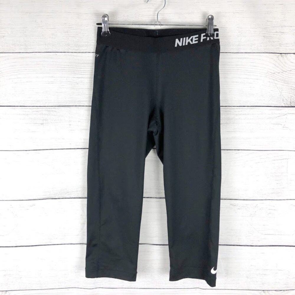 Nike Pro | Cropped Training Capri Leggings S